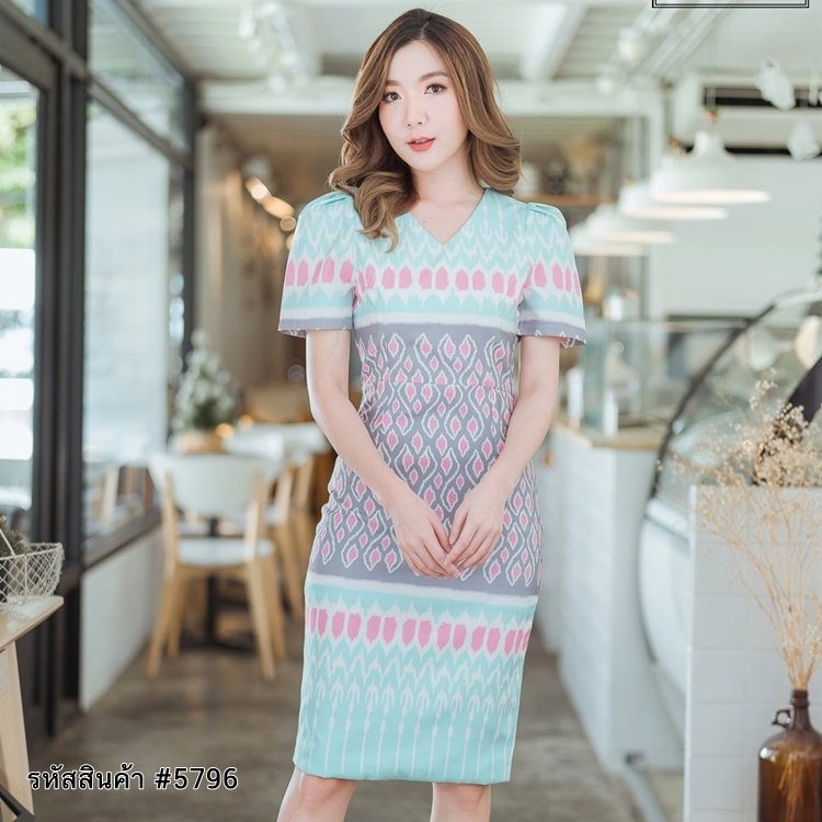 ชุดเดรสสั้นสีเขียวฟ้า เดรสทรงเอ พิมพ์ลายไทย แขนสั้น