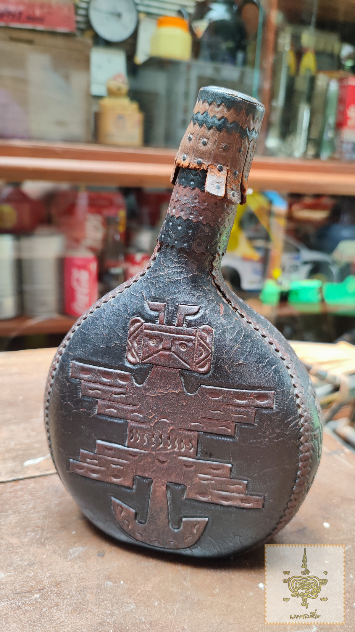 ขวดห่อด้วยหนังแกะลาย มายา อินคา เอสเทค จากโคลัมเบีย ขนาดใหญ่