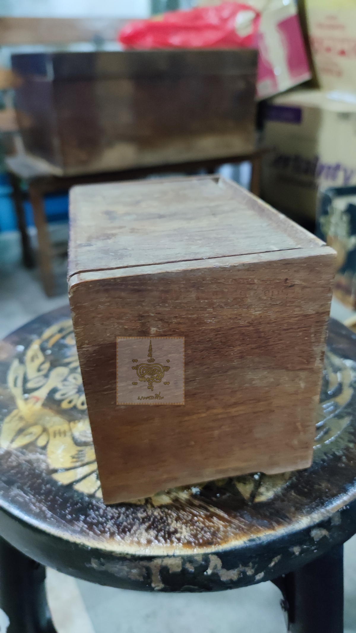 กล่องไม้ หน้ากระจกเก่า