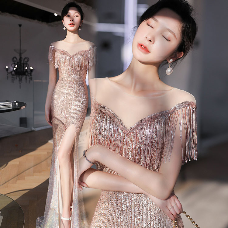 ชุดราตรี ชุดออกงาน ชุดไปงานแต่งงานสีทอง อกแต่งระบายสวยหรู ผ้าปักเลื่อม แนวเรียบหรู สวยสง่ามากๆ