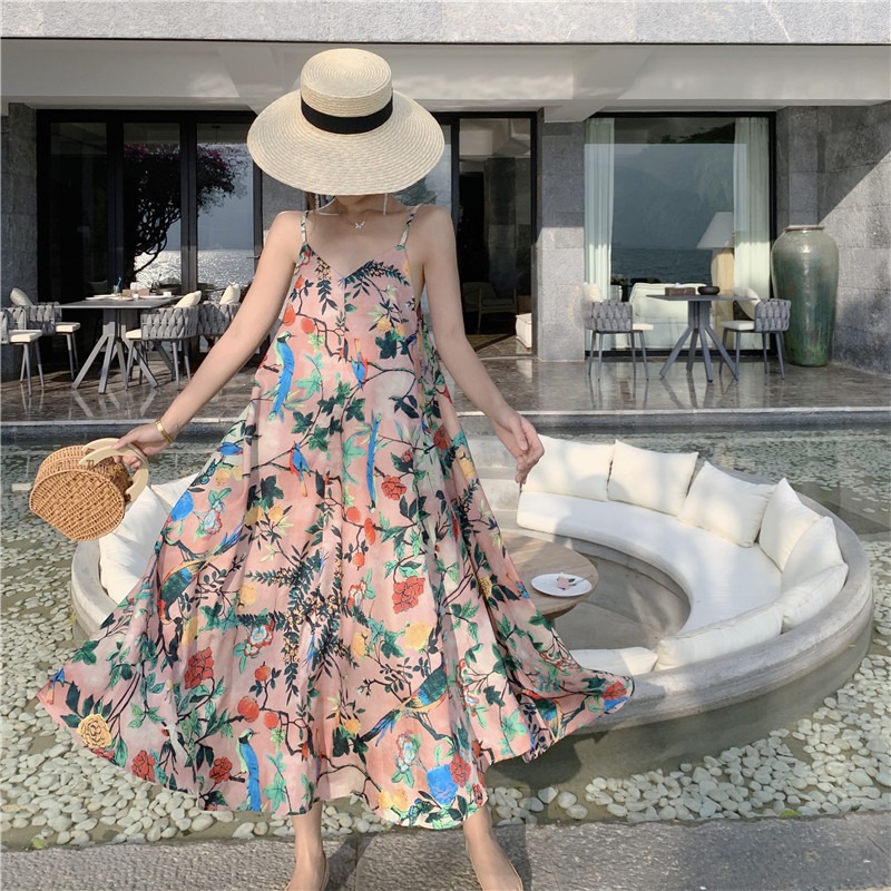 ชุดใส่เที่ยวทะเล เดรสยาวสีชมพูลายดอกไม้ สายเดี่ยว ผ้าชีฟอง ทรงปล่อย แฟชั่นชุดใส่เที่ยวทะเล ไอเดียชุดแต่งตัวไปเที่ยวทะเล ใครมีแพลนไปทะเลแต่ยังไม่ได้หาชุดต้องดู สำเนา