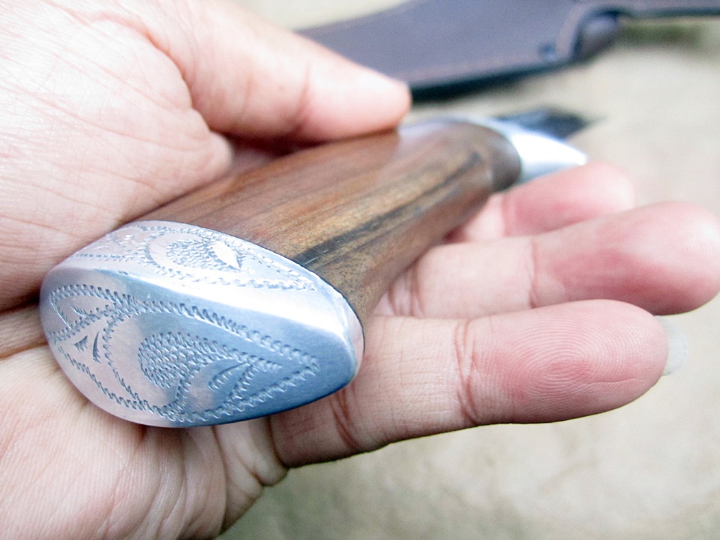 มีดรัสเซีย (R1)