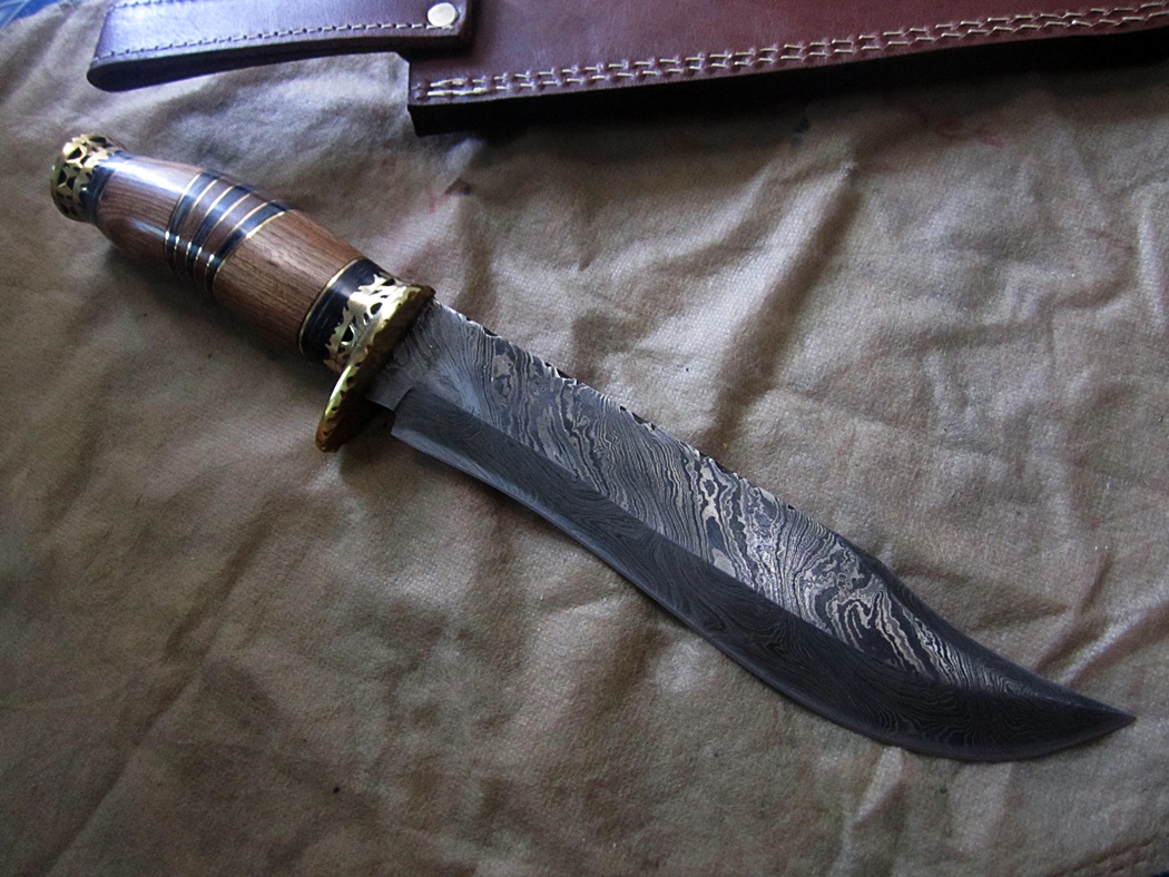 มีดเดินป่าDAMASCUS STEEL Ash damascus steel handmade hunting bowie knife 13" Canada