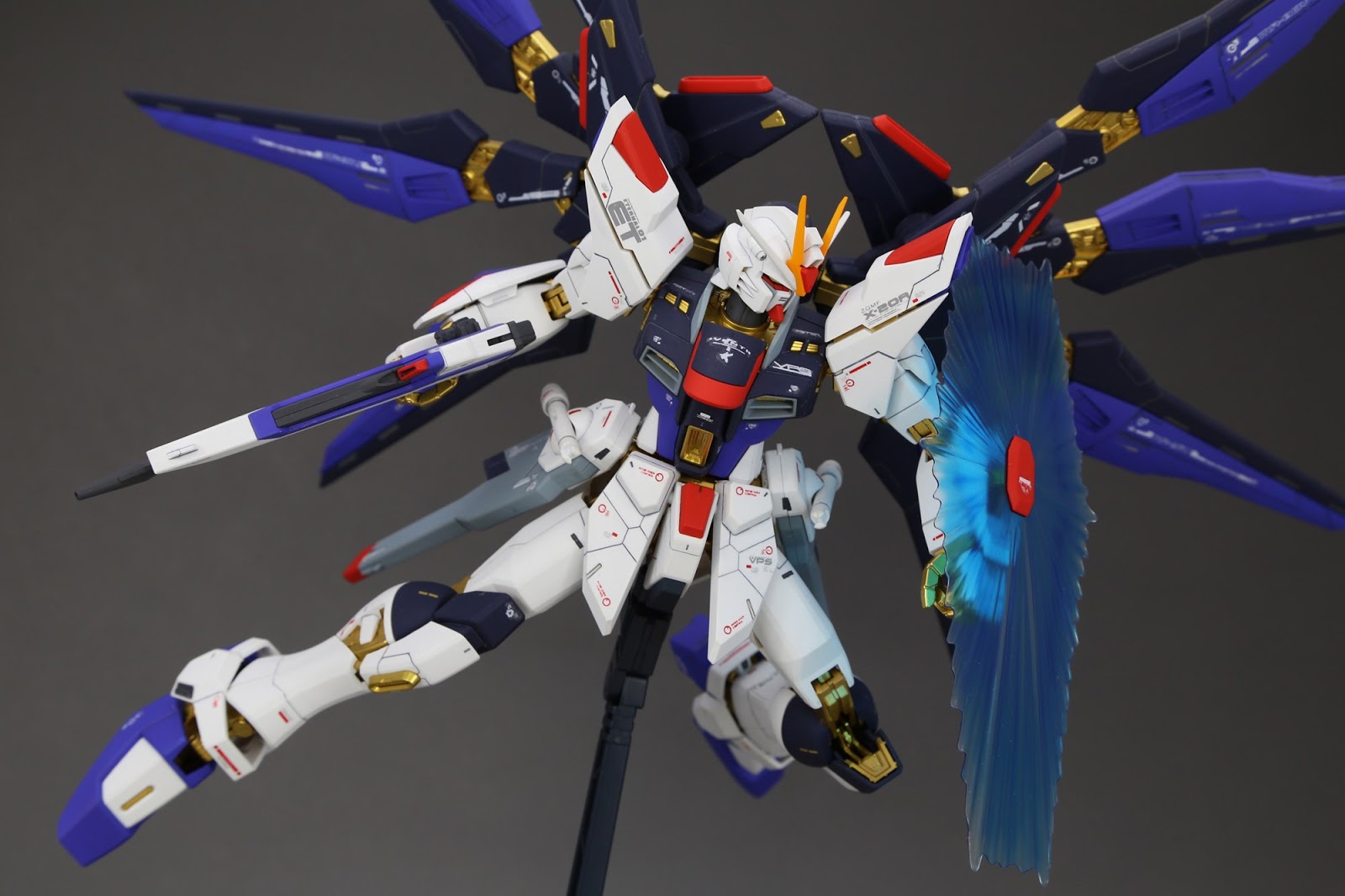 Painted Build : MG STRIKE FREEDOM GUNDAM by 高达传教士