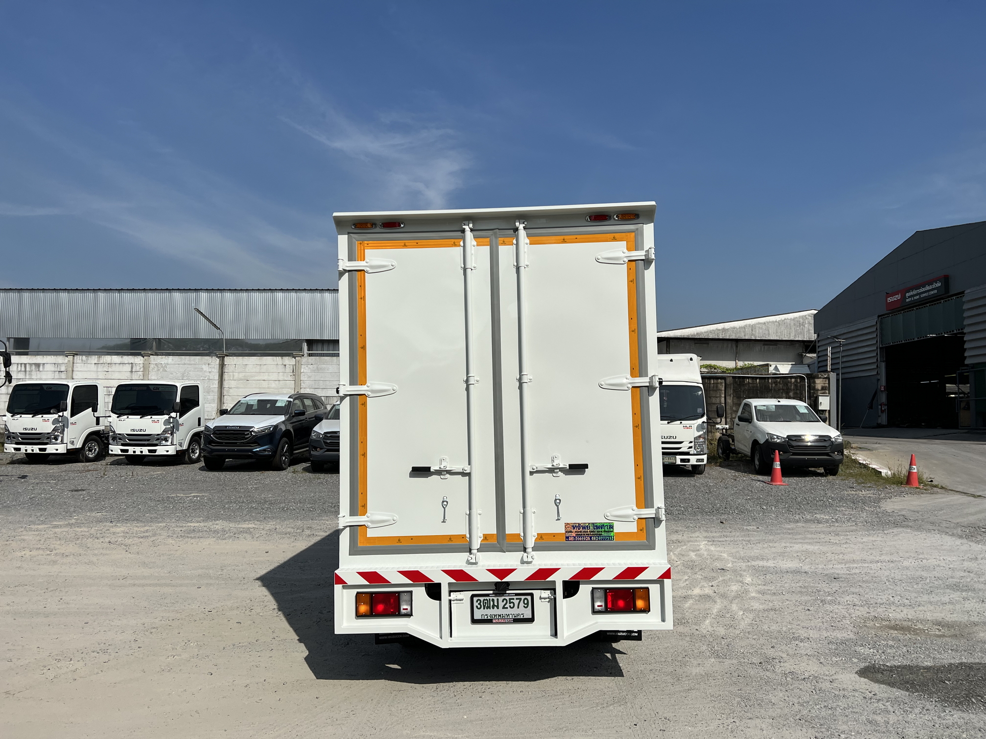 ISUZU NLR Euro 5 Max (ช่วงยาว 3 เมตร) หัวแชสซี (Chassis)