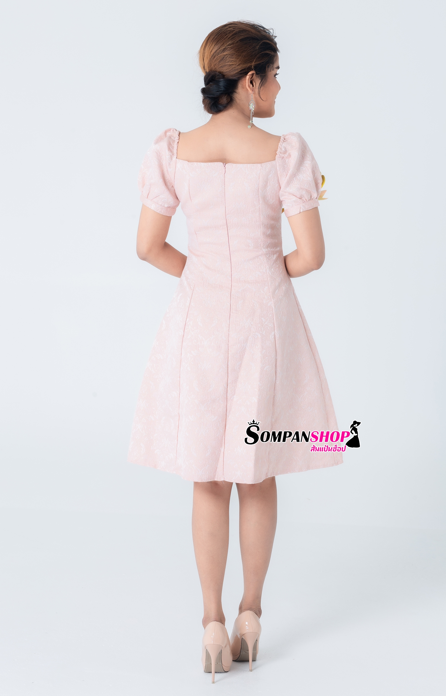 ชุดออกงานสั้นสีชมพู แขนตุ๊กตา เรียบหรูดูแพง สวยดูดี ใส่ออกงานราตรี ไปงานแต่งงาน งานเลี้ยง งานบายเนียร์