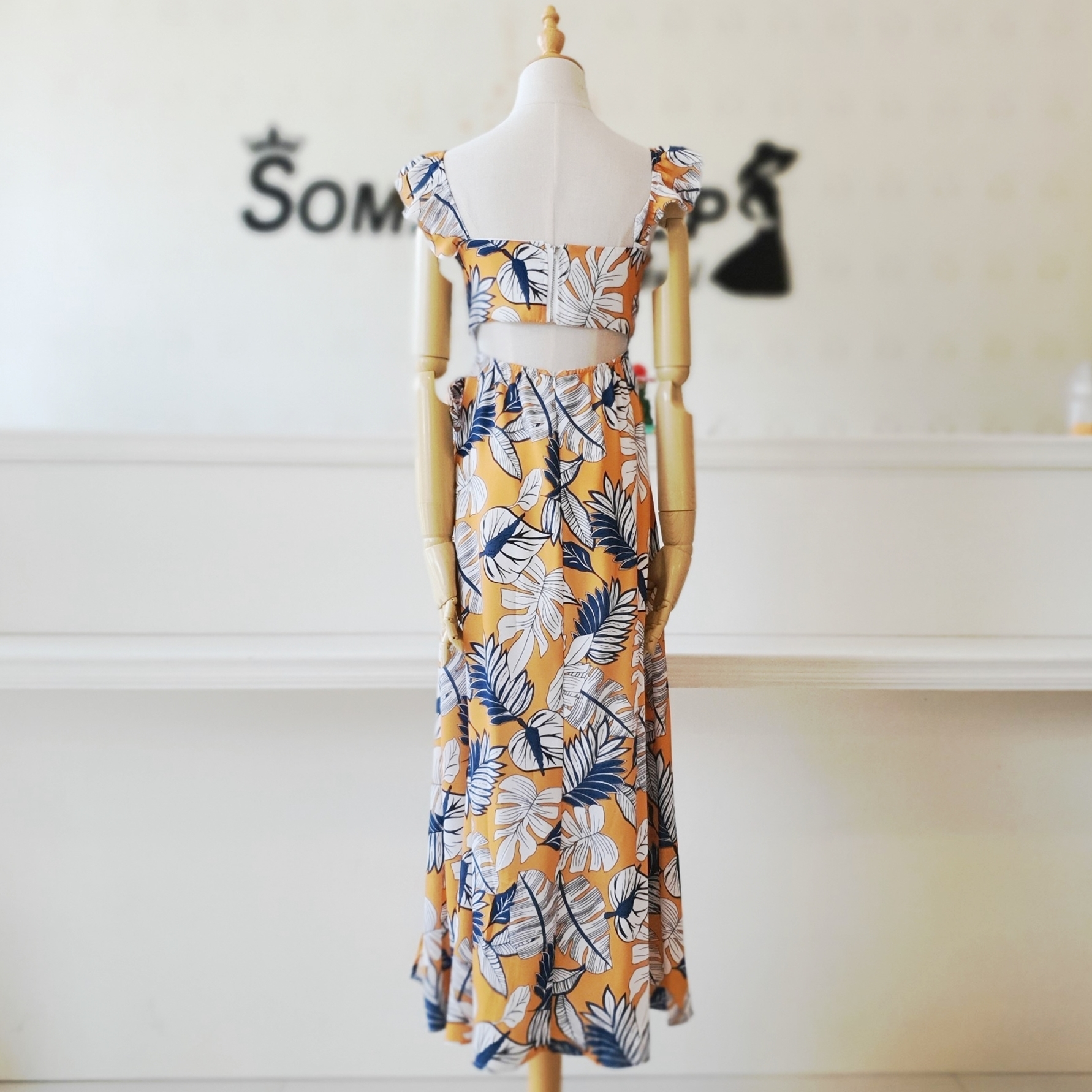 ชุดไปทะเล เดรสเที่ยวทะเล เดรสยาวสีเหลืองพิมพ์ลายสวยๆ เก๋ๆ แฟชั่นแต่งตัวไปทะเลน่ารักๆ