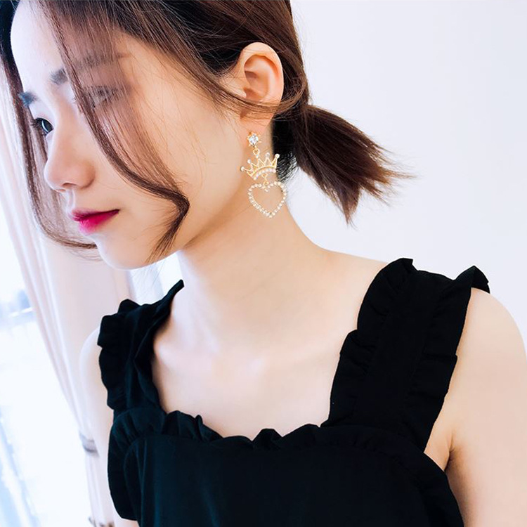 ตุ้มหู/ต่างหูยาวมงกุฎหัวใจสีทอง สวยเก๋ น่ารัก