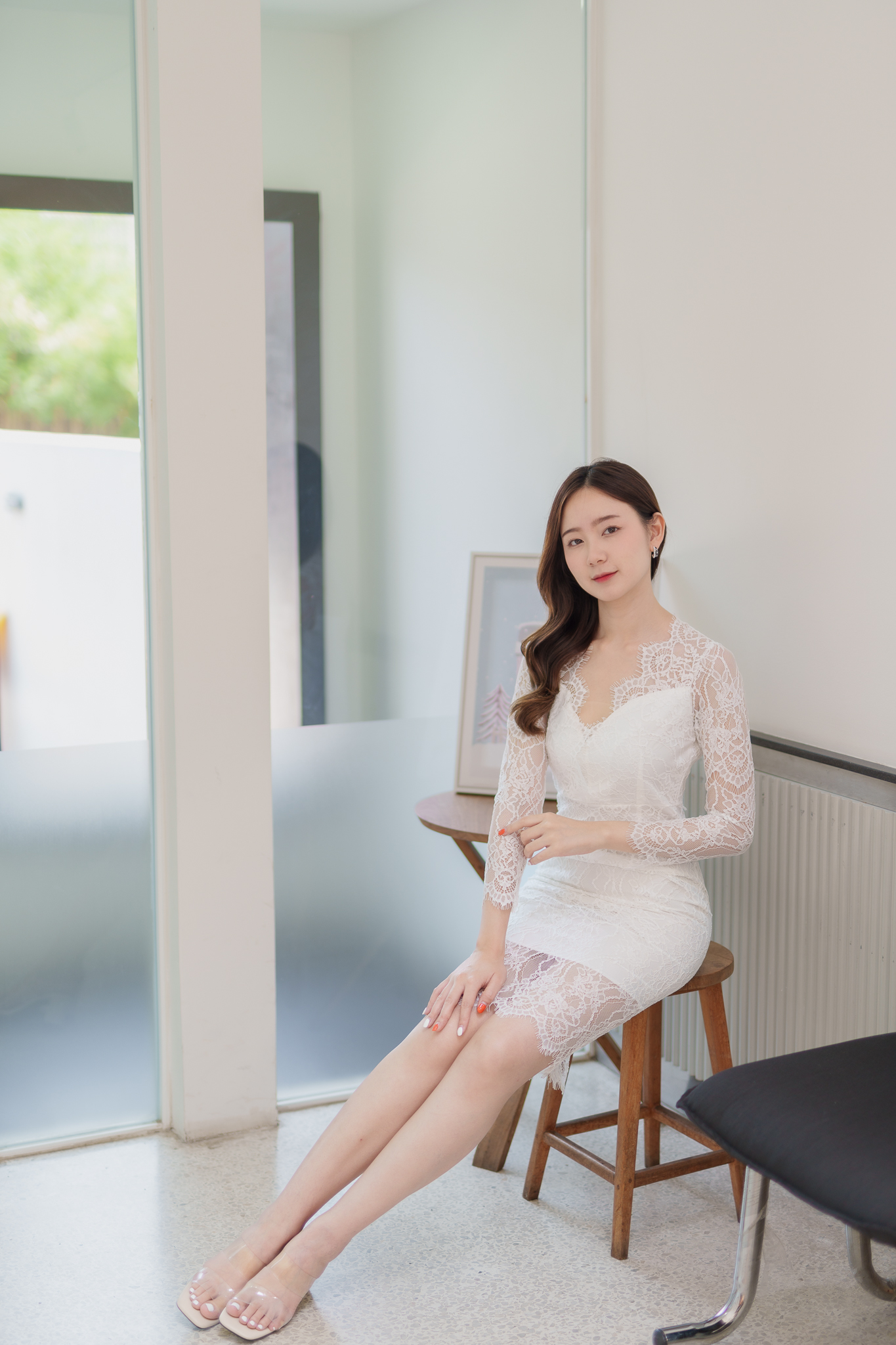 ชุดเดรสลูกไม้สีขาว เรียบหรู สวยดูดี ใส่ออกงาน ชุดไปงานแต่ง ชุดงานหมั้น ชุดมินิมอล