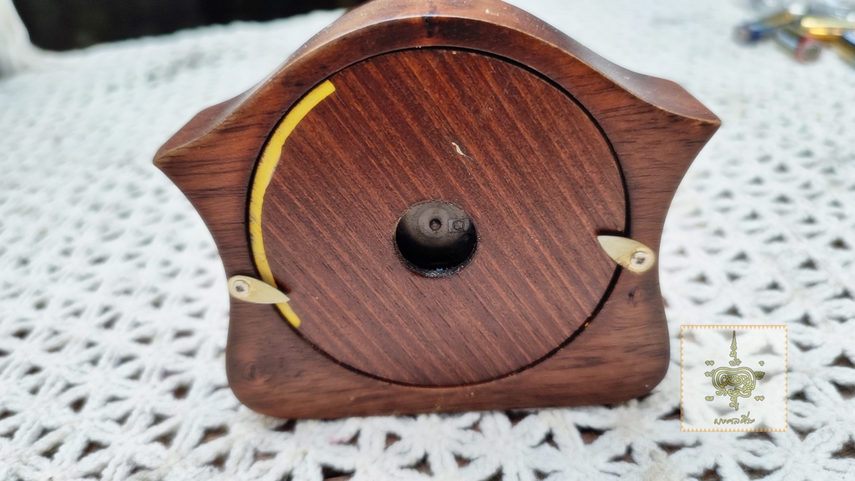 นาฬิกาไม้ camelot