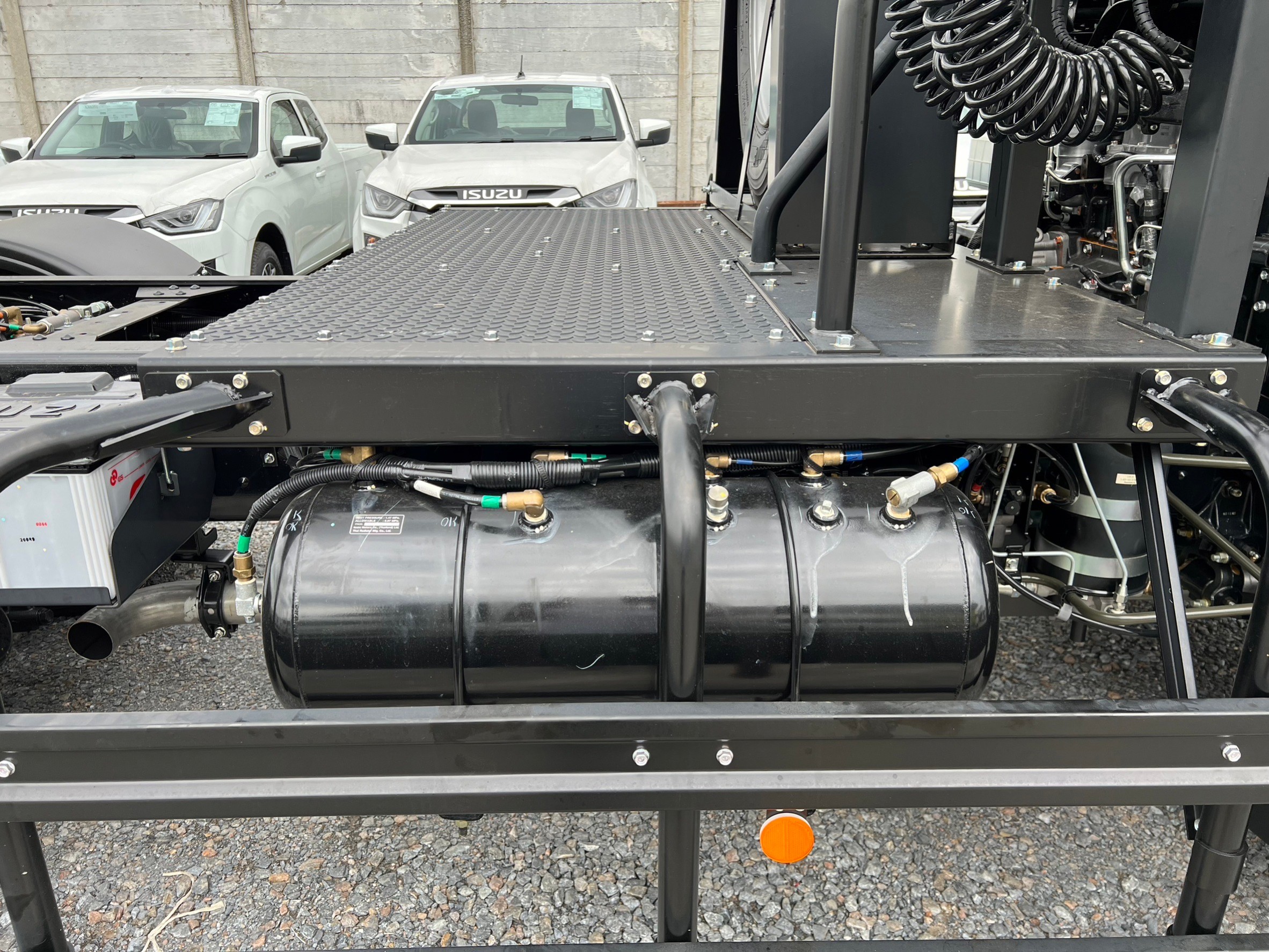 ISUZU GXZ THE ROCK (หัวลาก 10 ล้อ 2 เพลา) หัวแชสซี (Chassis)