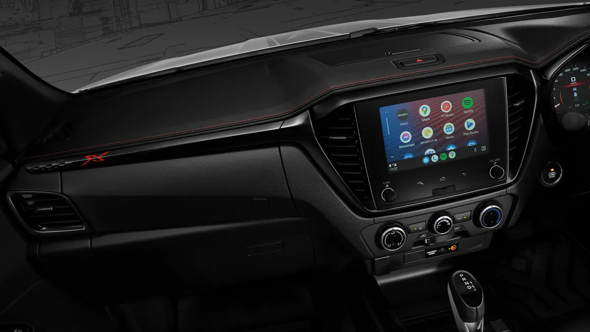 hi-lander-interior-4-console-desktop