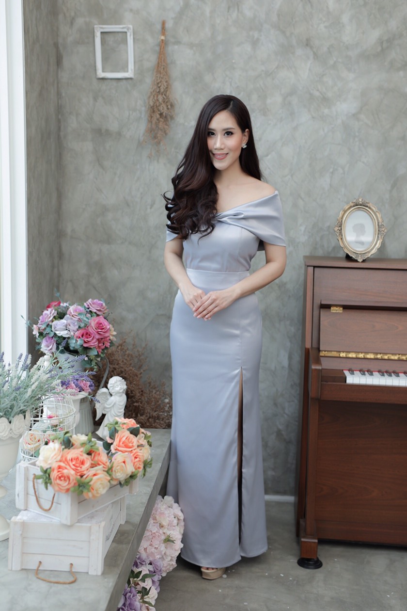 ชุดออกงานราตรียาวสีเทา Set เสื้อเปิดไหล่+กระโปรงทรงหางปลา ทรงสวยดูผอมเพรียว