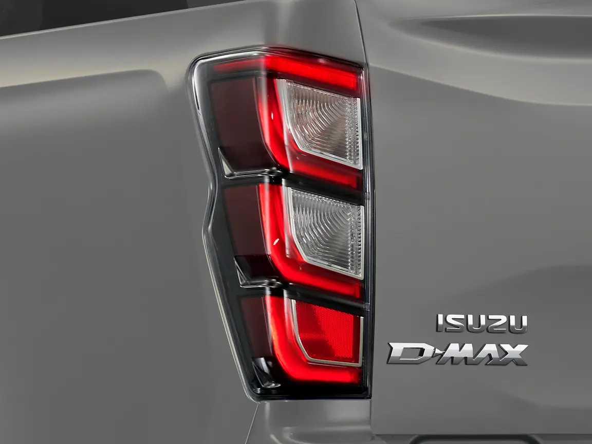 3-tail-light-2door