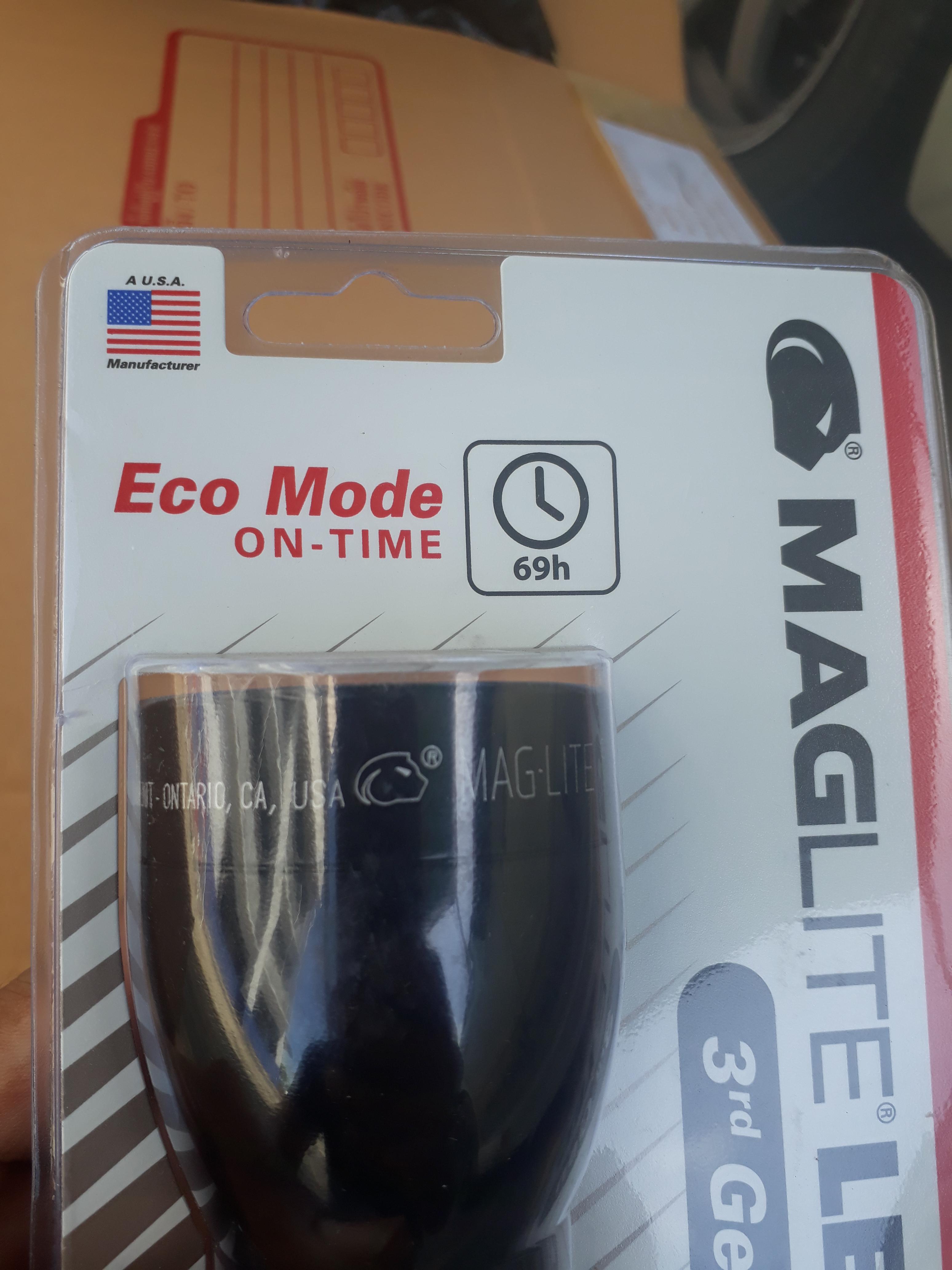 ไฟฉาย Maglite ML300L LED 2-Cell D Flashlight, Black USA