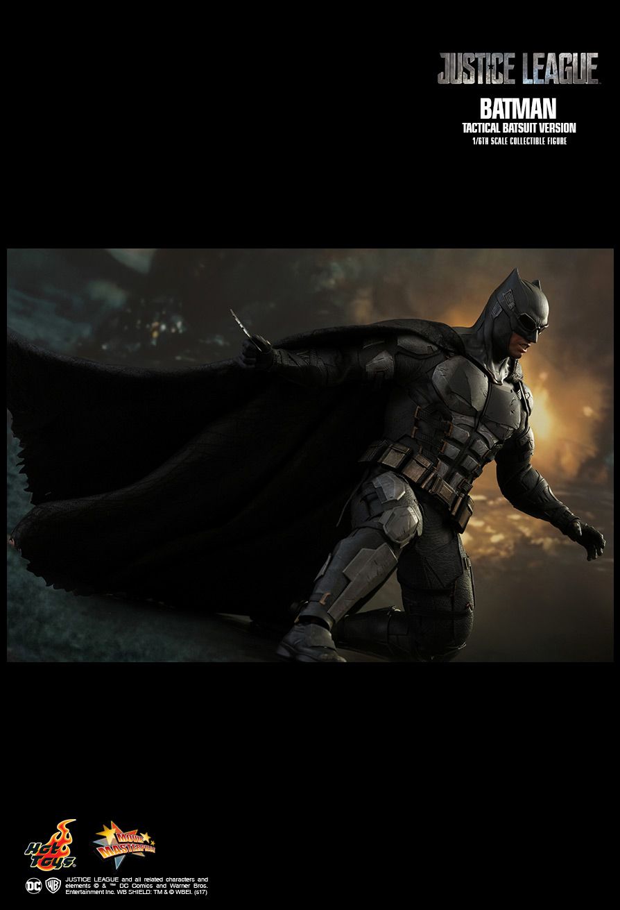 HOT TOYS 1/6 BATMAN (TACTICAL BATSUIT VERSION)