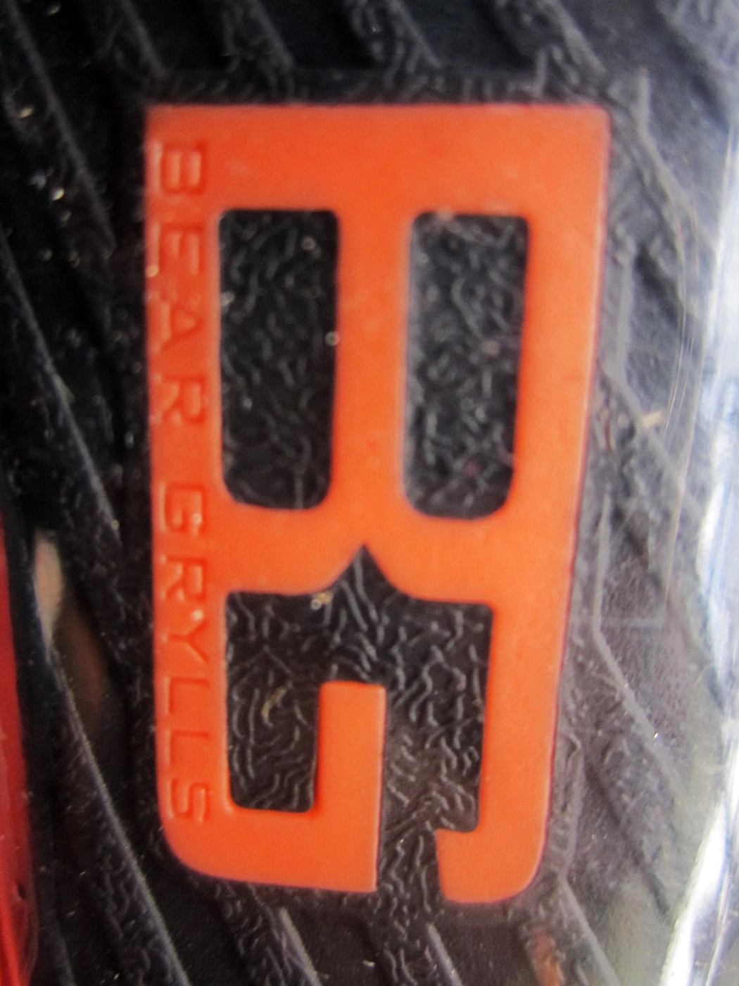 มีดเดินป่า/ยังชีพ Gerber Bear Grylls Ultimate Pro ของแท้