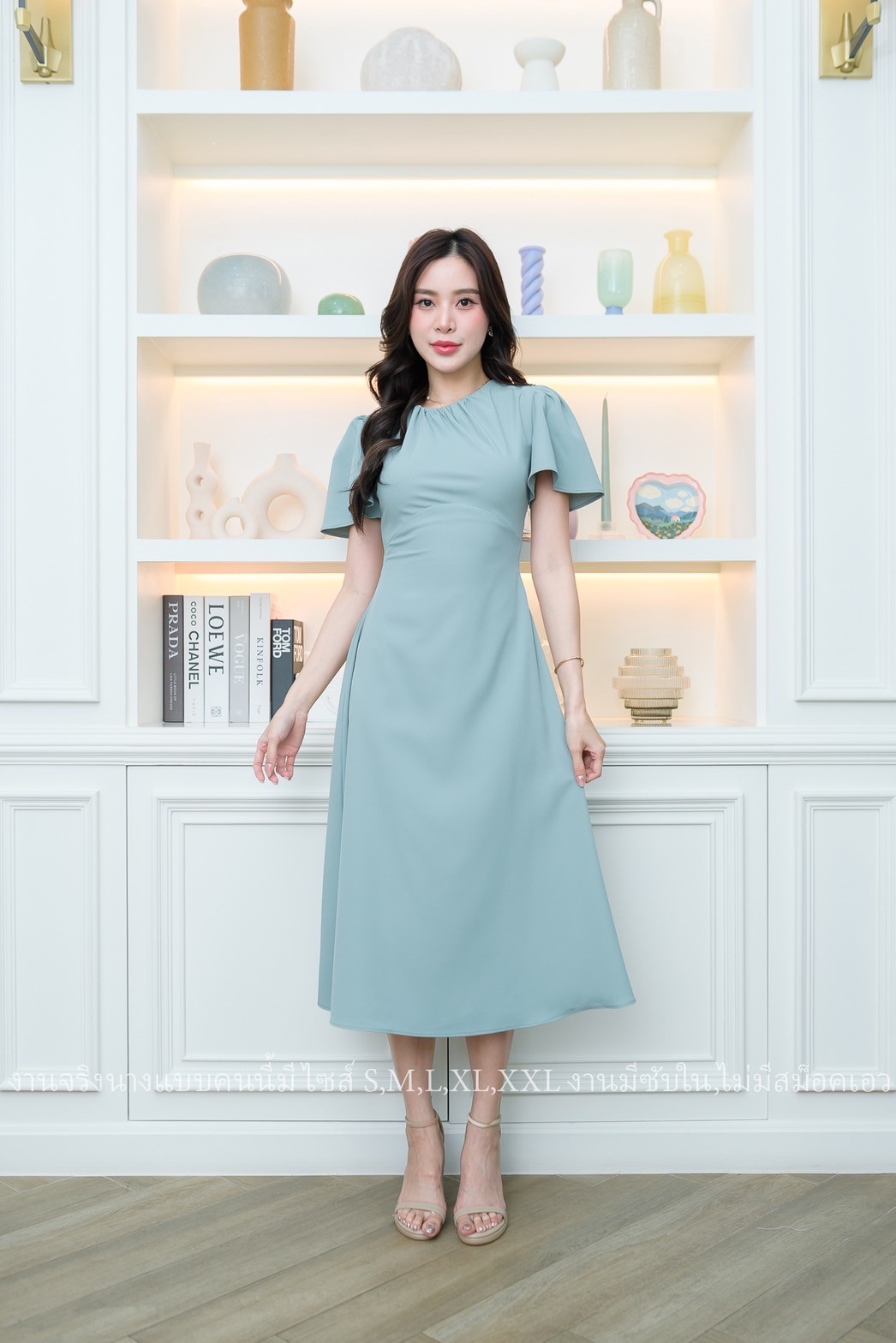 ชุดออกงาน/ชุดไปงานแต่งสีเขียวมิ้น/สีเขียวพาสเทล เดรสสั้นคอกลม แขนสั้นระบาย กระโปรงคลุมเข่า แนวเรียบหรู สวยดูดี ใส่ได้ทั้งงานกลางวัน/งานกลางคืน