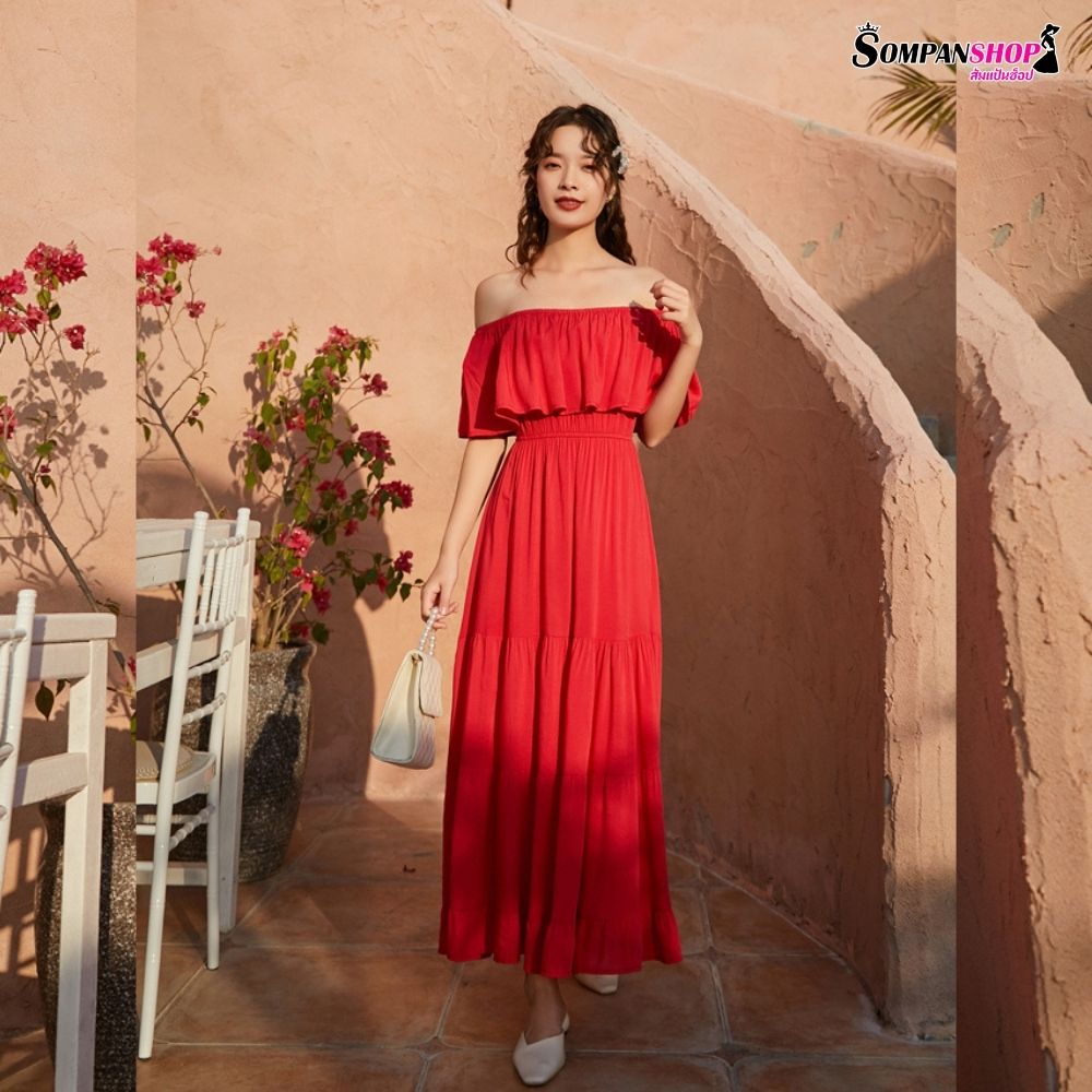 แม็กซี่เดรสยาวเปิดไหล่สีแดง กระโปรงยาวทรงบาน แฟชั่นชุดไปทะเล ชุดเที่ยวทะเล ชุดใส่เดินเล่นถ่ายรูปริมชายหาดสวยๆ