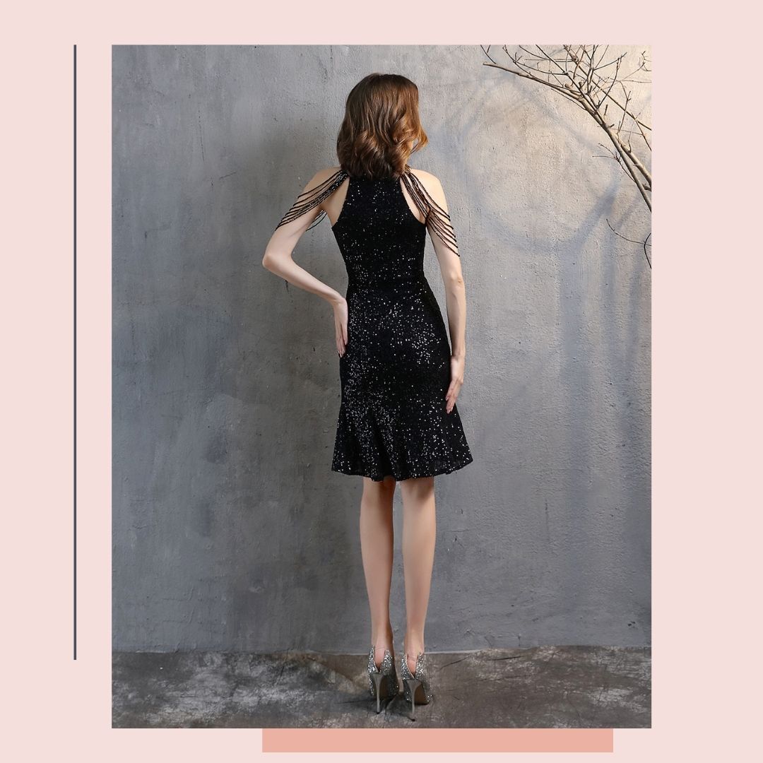 ชุดราตรี ชุดออกงาน ชุดไปงานแต่งงานสีดำ ทรงเข้ารูป ผ้าปักเหลื่อม เรียบหรู