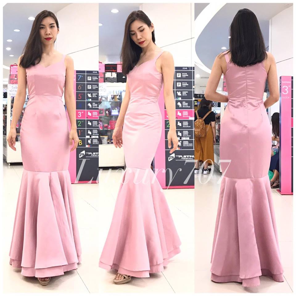 ชุดออกงานสีชมพู สายเดี่ยวคอวี เข้ารูป กระโปรงยาวทรงหางปลา