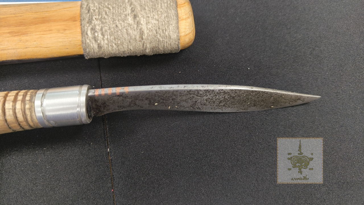 มีดหมอเก่าไม่ทราบที่ สันฝังตะกรุด