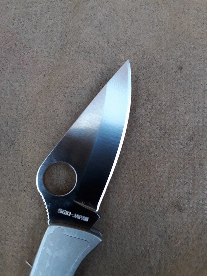 Spyderco Ladybug Tattoo Plain Edge Knife - LSSP3T