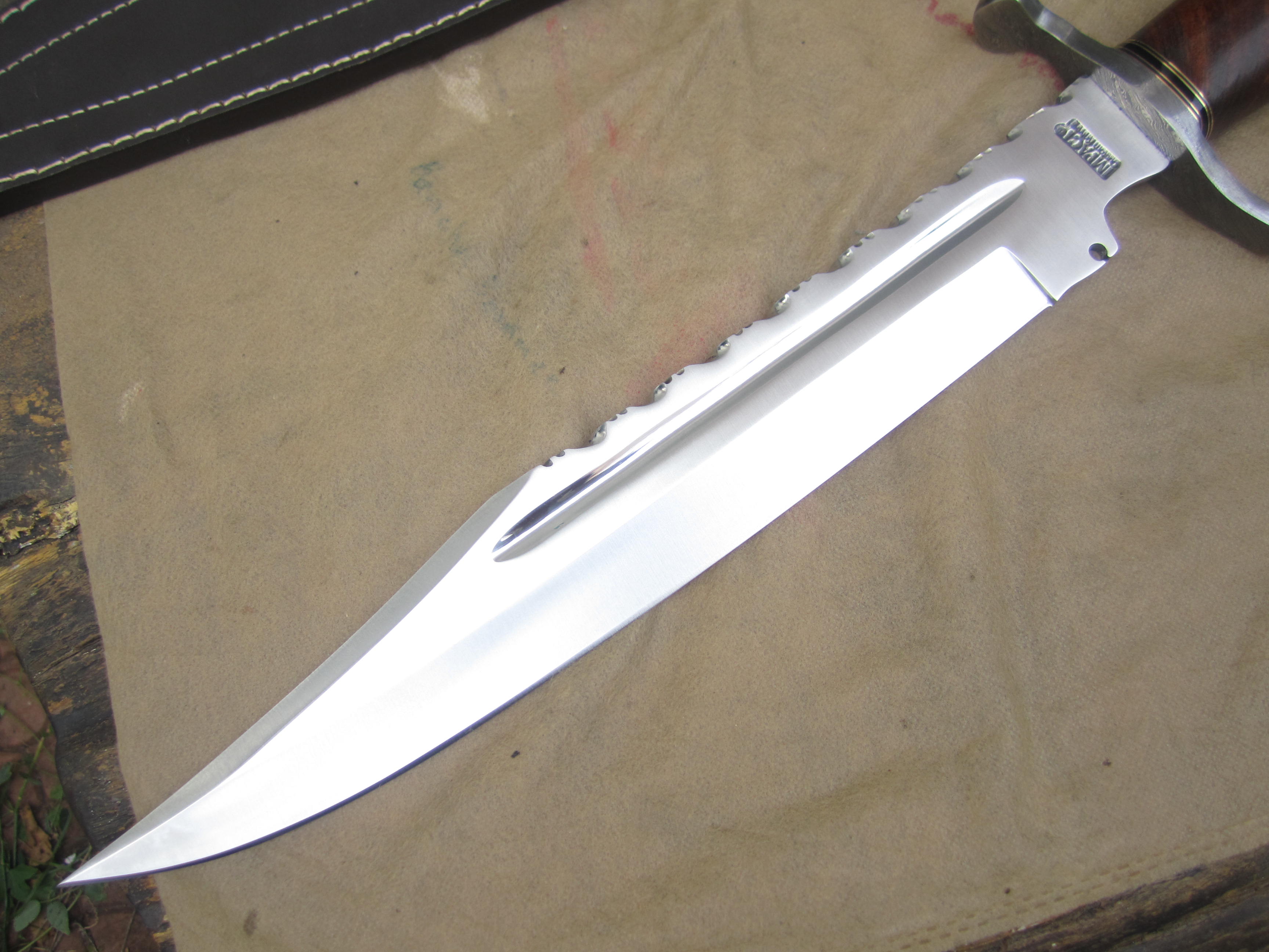 มีดใบตาย UK IMPACT CUTLERY RARE CUSTOM D2 LARGE COMBAT BOWIE KNIFE BURL WOOD DAMASCUS GUARD