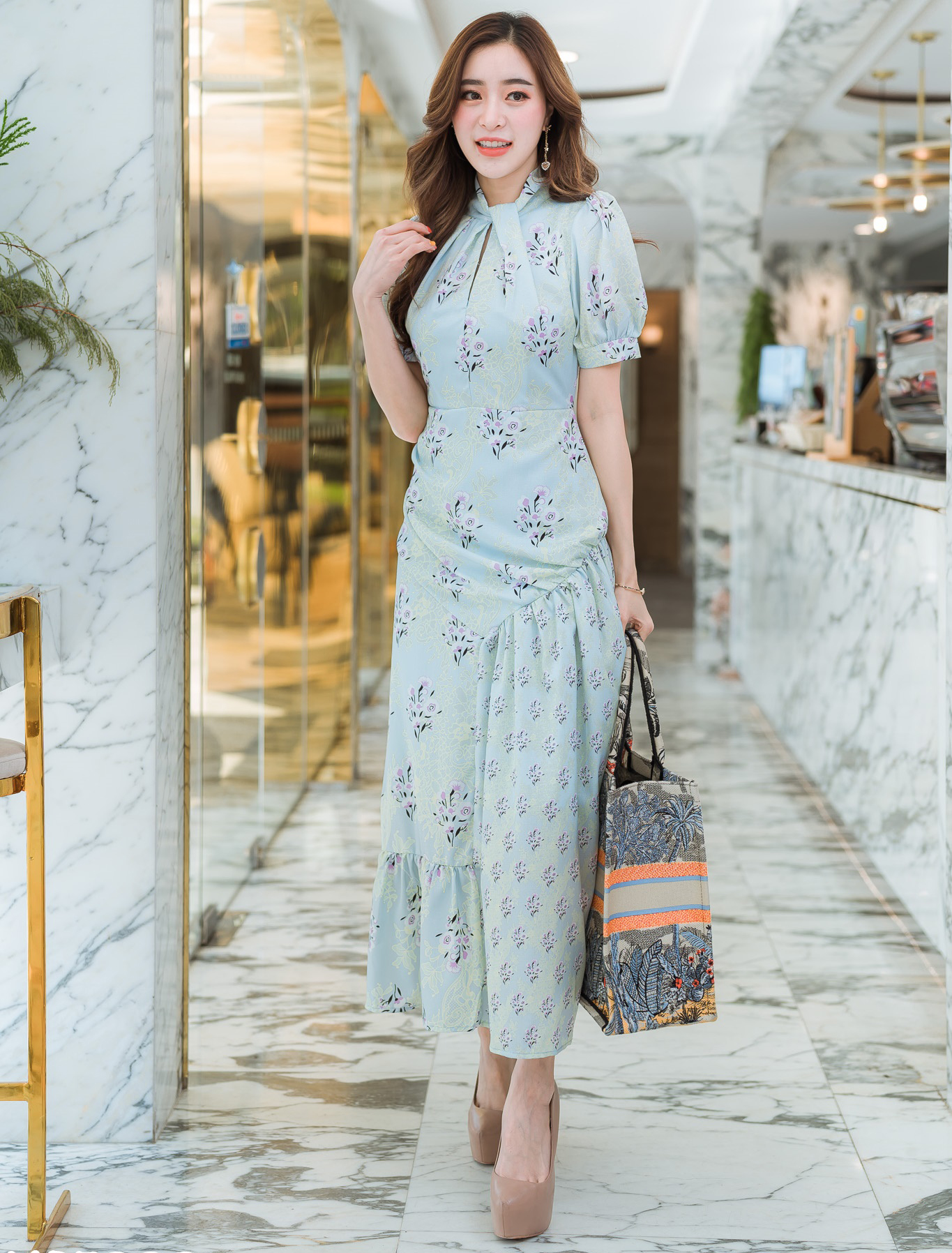 ชุดเดรสยาวลายดอกไม้ สี : ชมพู,ฟ้า