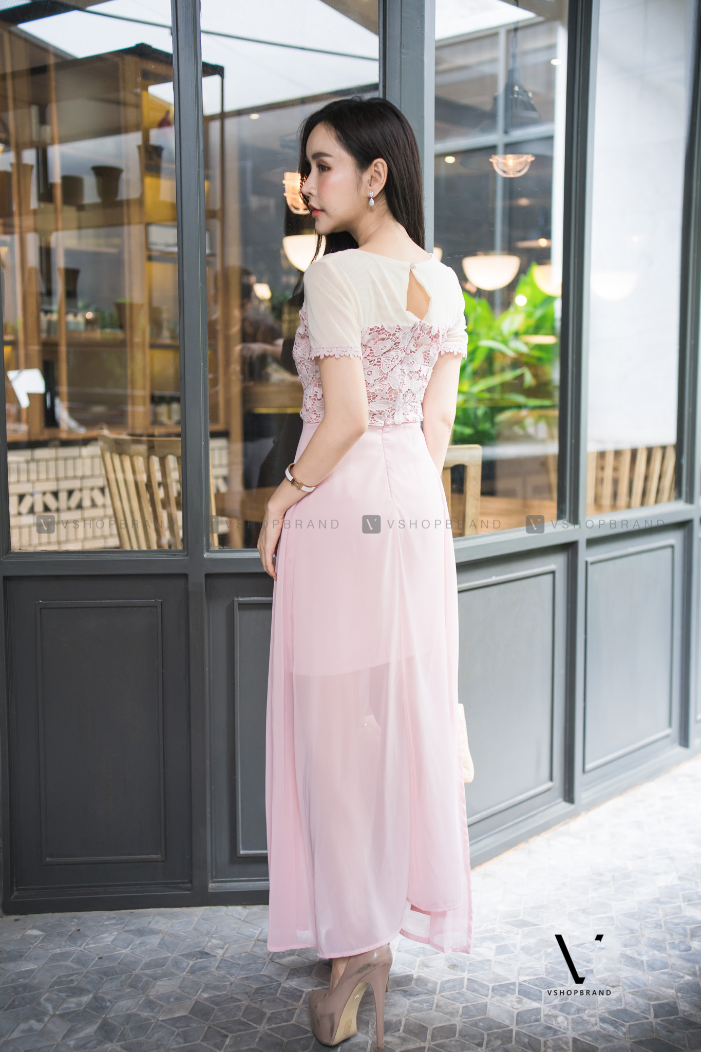 ชุดเดรสยาวสีเทา แนวสวยหวาน ดูดี