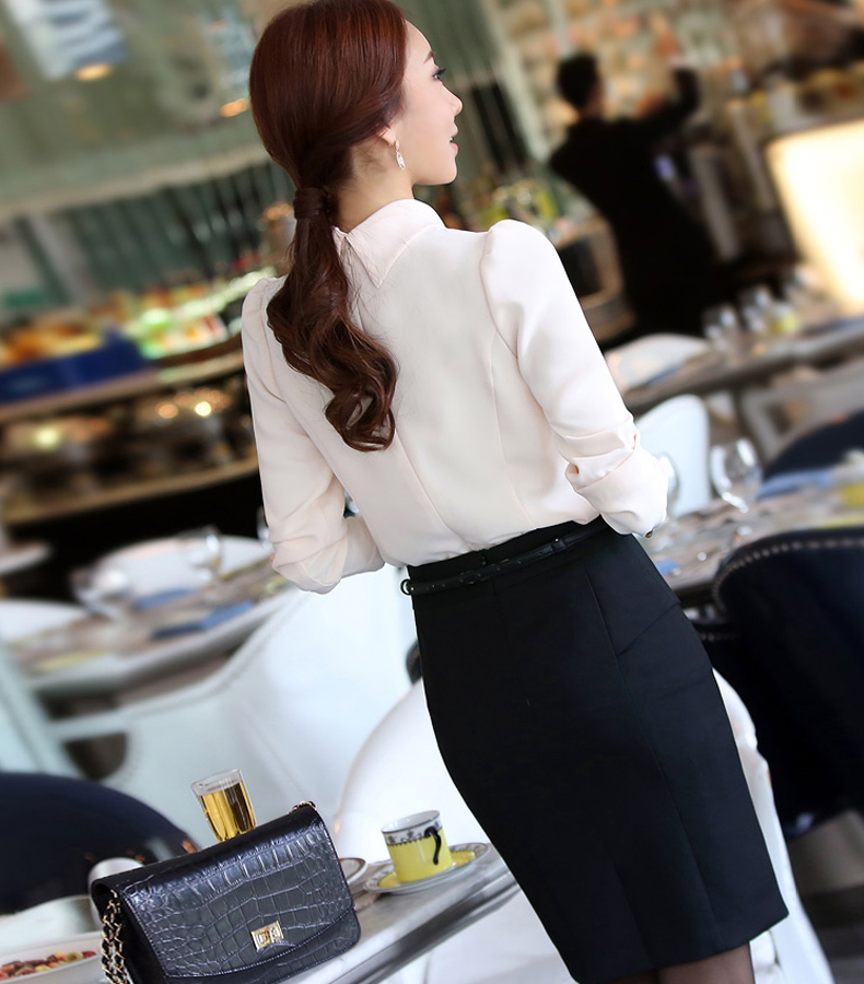 กระโปรงสั้นสีดำ ทรงเอเข้ารูป