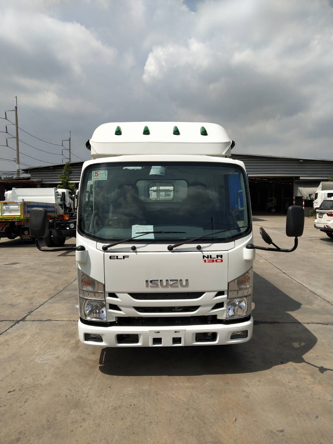 ISUZU NLR Smoother Euro 5 Max (ช่วงยาว 3 เมตร) หัวแชสซี (Chassis)