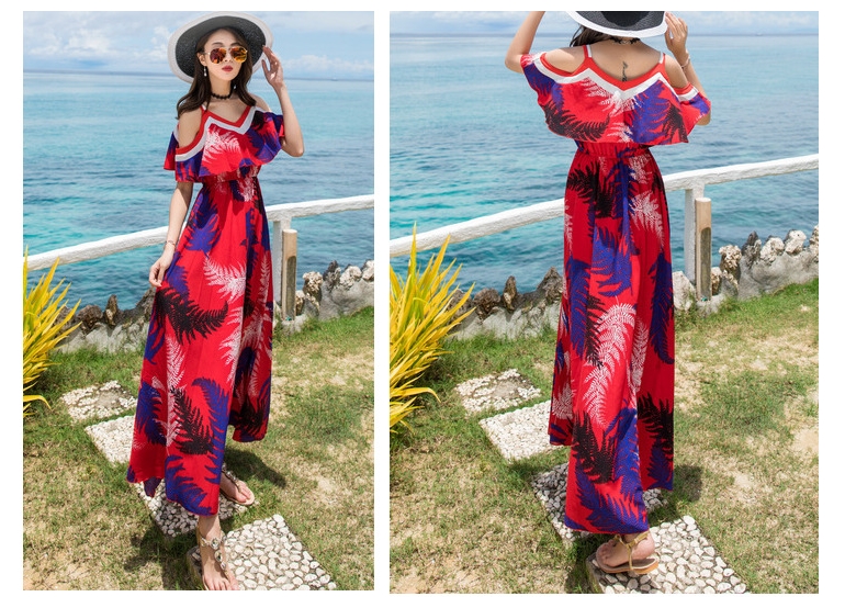 ชุดเที่ยวทะเลสีแดงลายใบไม้