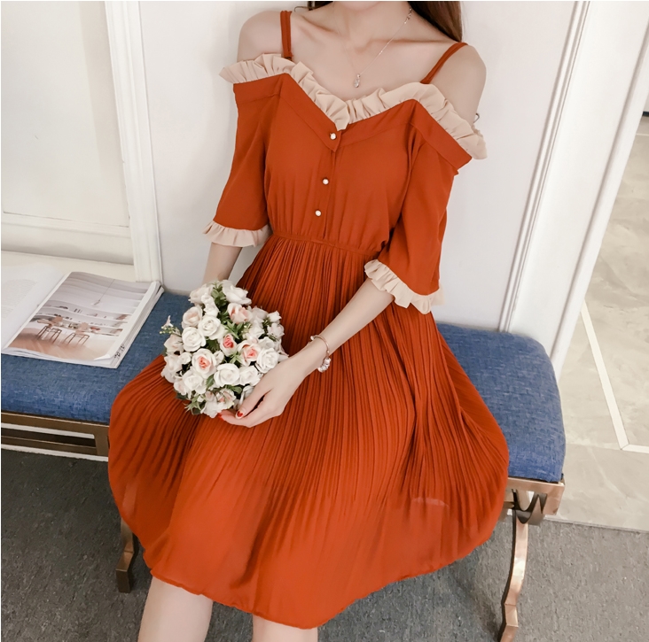 ชุดเดรสสั้นสีน้ำตาล เปิดไหล่ สายเดี่ยว สวยๆ น่ารัก สดใส ใส่ไปเที่ยวทะเล