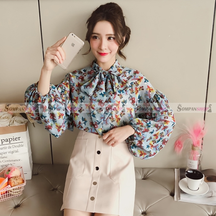 เสื้อเชิ้ตผู้หญิงสีเทา แขนยาว ลายดอกไม้ ผูกโบว์ที่คอเสื้อน่ารัก