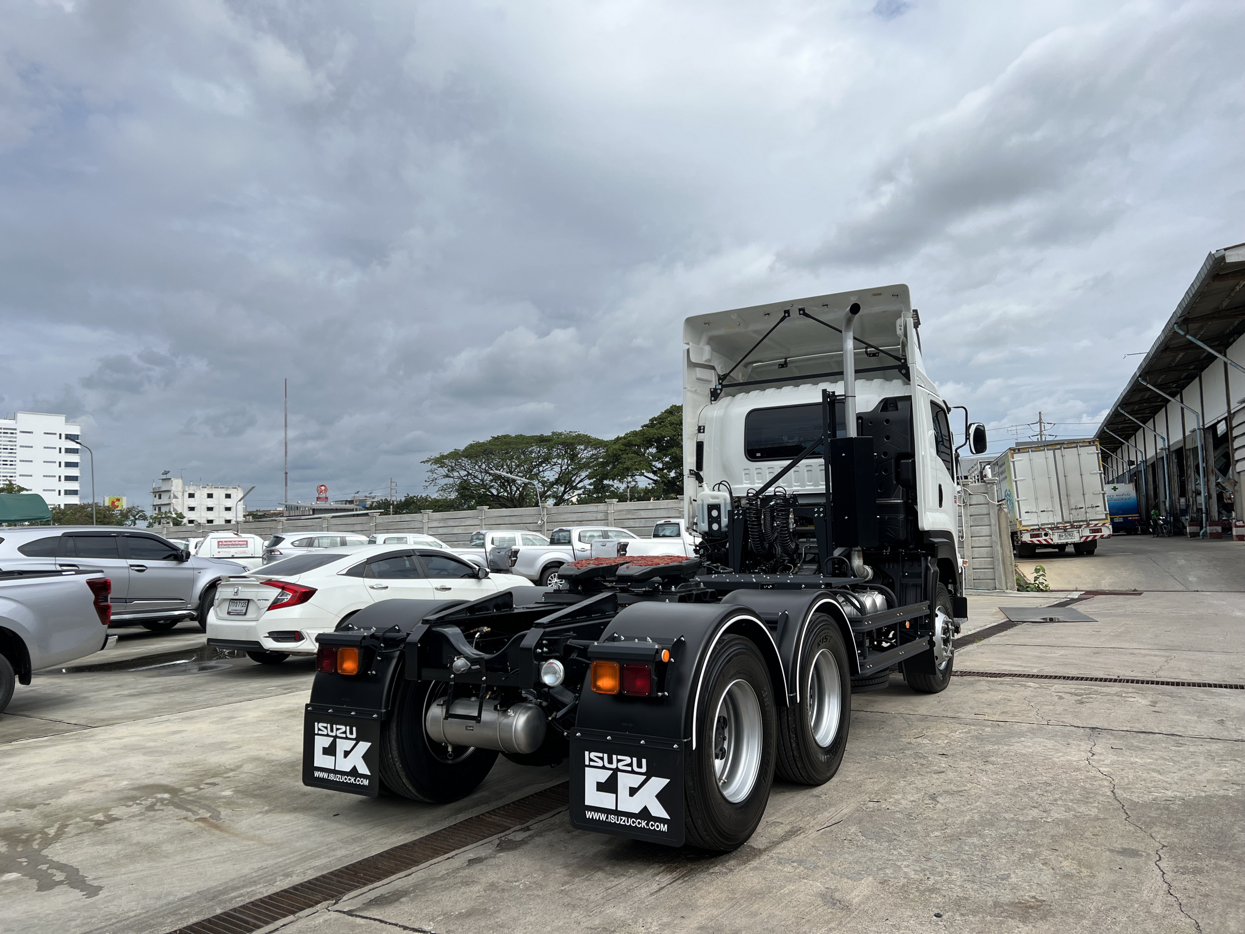 ISUZU GXZ 360 แรงม้า เฟืองช้า (หัวลาก 10 ล้อ 2 เพลา) หัวแชสซี (Chassis)