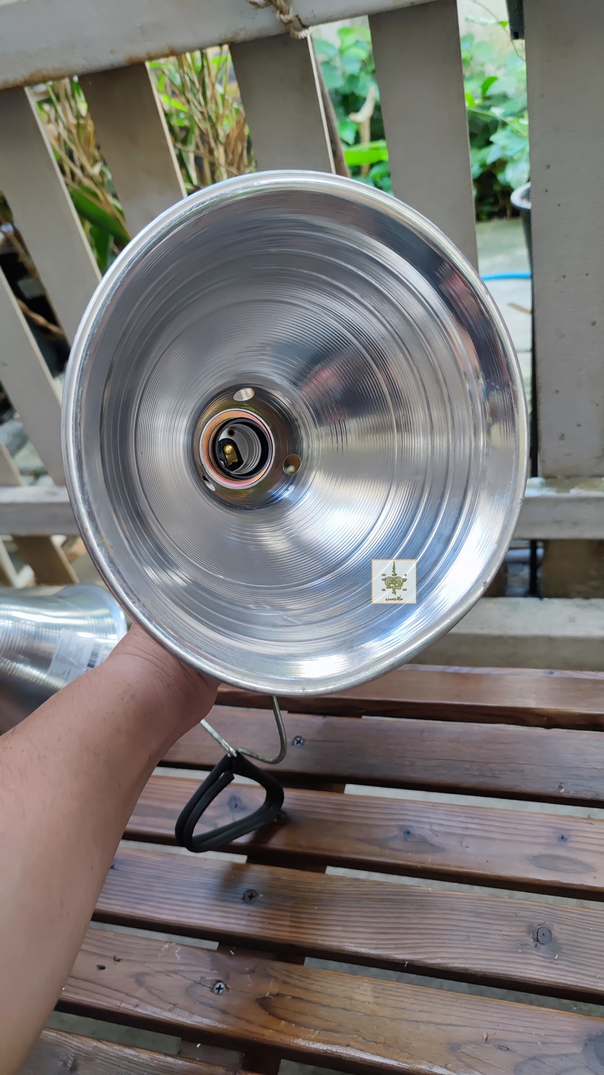 โคมไฟส่องสินค้า 3 ตัว