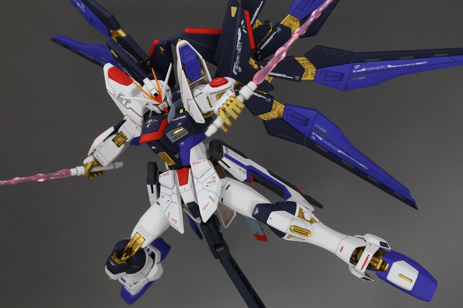 Painted Build : MG STRIKE FREEDOM GUNDAM by 高达传教士