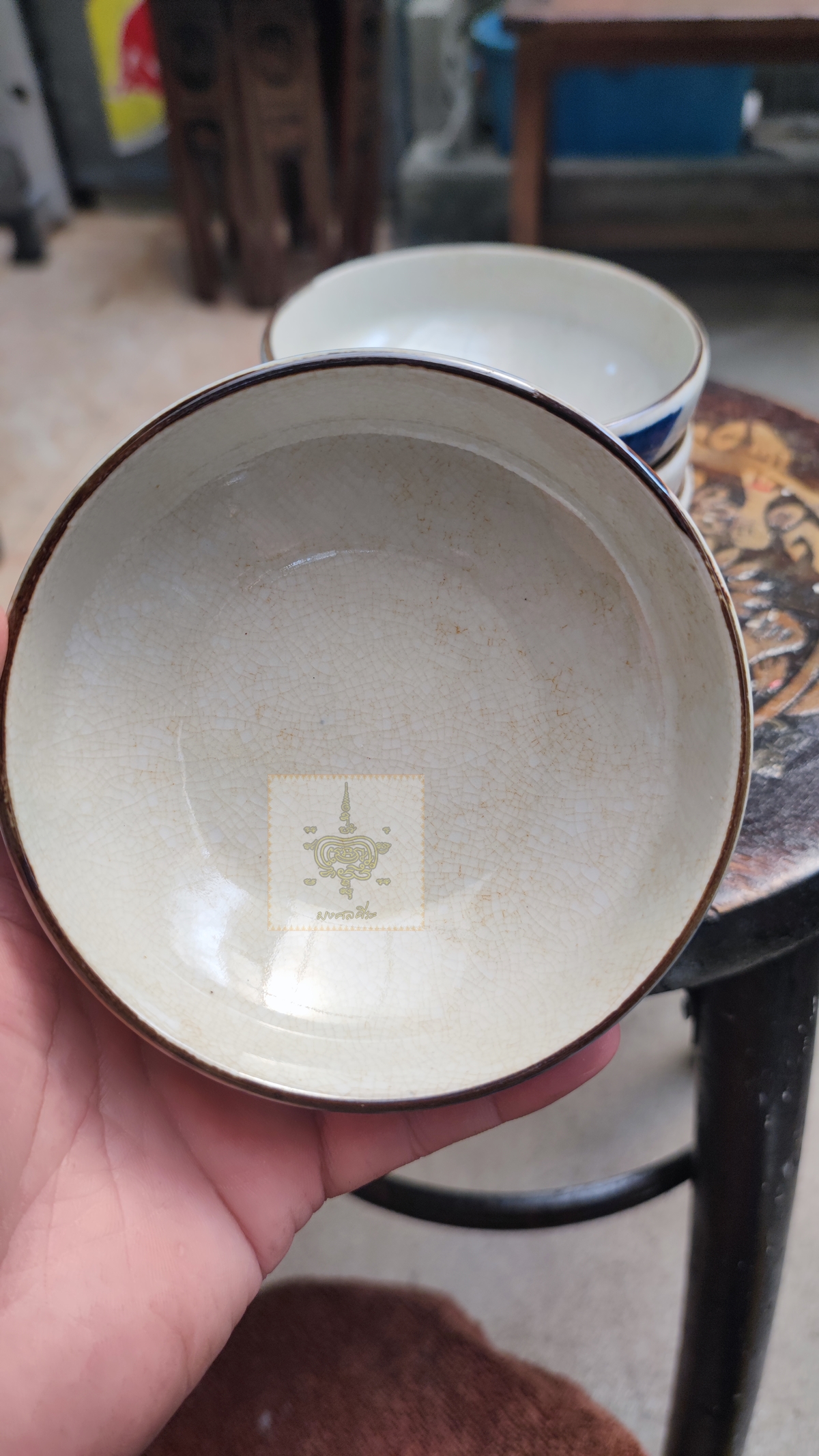 ถ้วยงานกระเบื้องเก่า