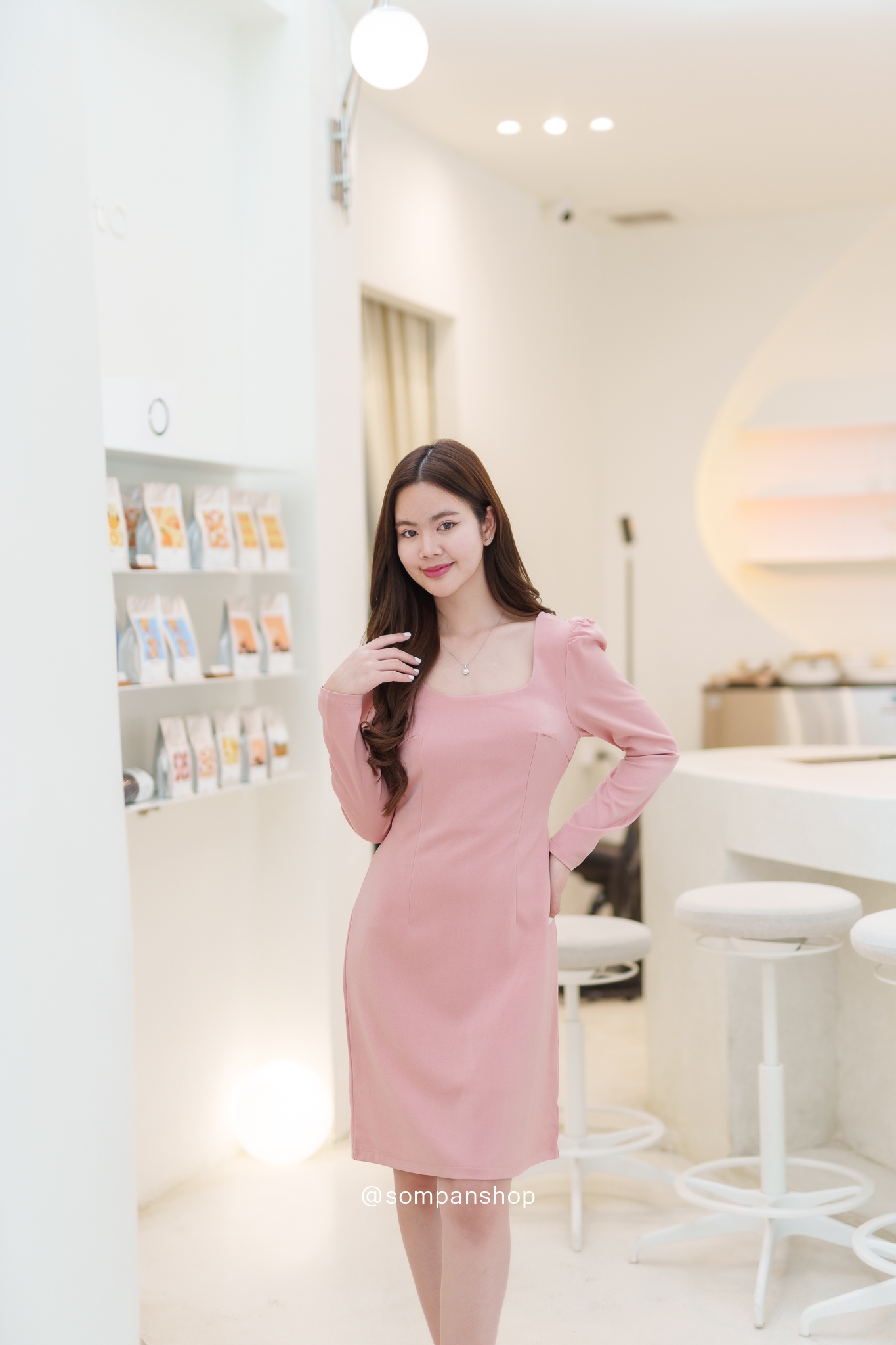 พร้อมส่ง !! ชุดเดรสสั้นสีชมพู เดรสทรงตรง แขนยาว แนวเรียบๆ สวยใส่ดูดี ใส่ทำงานได้ ใส่ไปงานกลางวันได้