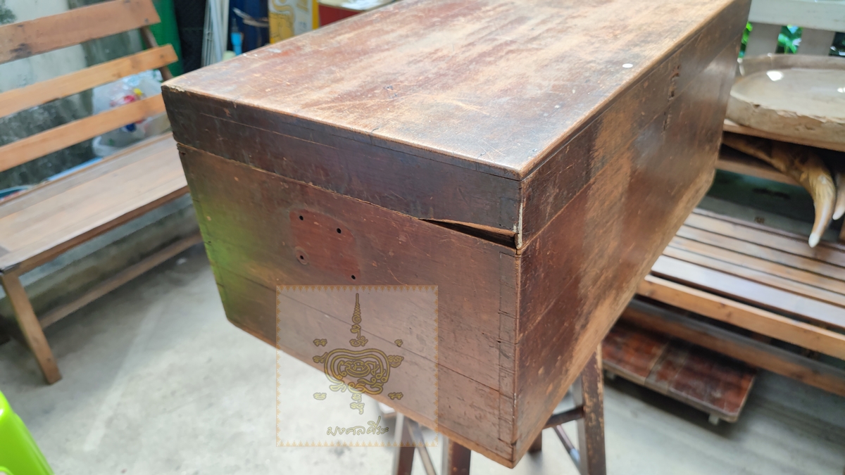 หีบไม้สักเก่า 2