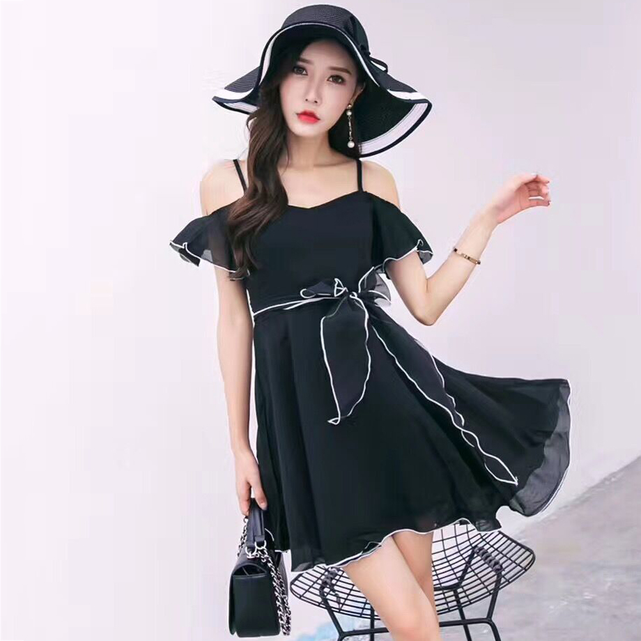 ชุดเดรสสั้นสีดำ เปิดไหล่ กระโปรงทรงบาน สวยเก๋ น่ารักสไตล์เกาหลี