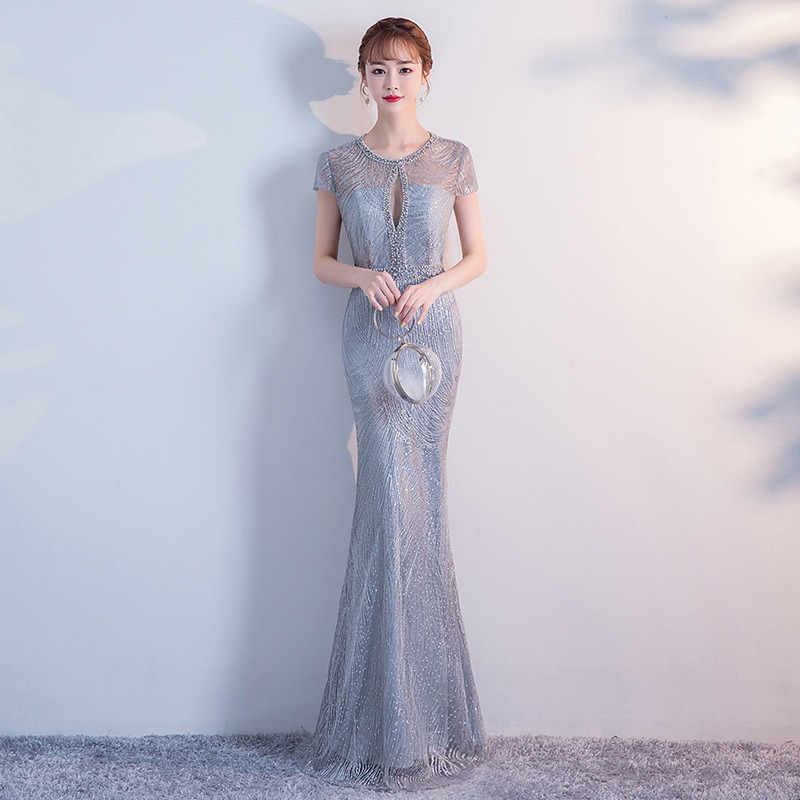 ชุดราตรีผู้ใหญ่ ชุดราตรีคุณแม่ สีเทา สวยหรูดูแพง เหมาะสำหรับใส่เป็นชุดราตรี ชุดออกงาน ชุดไปงานแต่ง ชุดรับรางวัล ชุดไปงานเลี้ยงกลางคืน