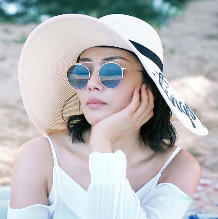 หมวกปีกกว้างไปทะเลสีครีม ปักตัวอักษร meeting from หมวกไปทะเลเก๋ๆ เริ่ดๆ .. จะไปทะเลทั้งทีพร็อพต้องครบนะจ๊ะ !!