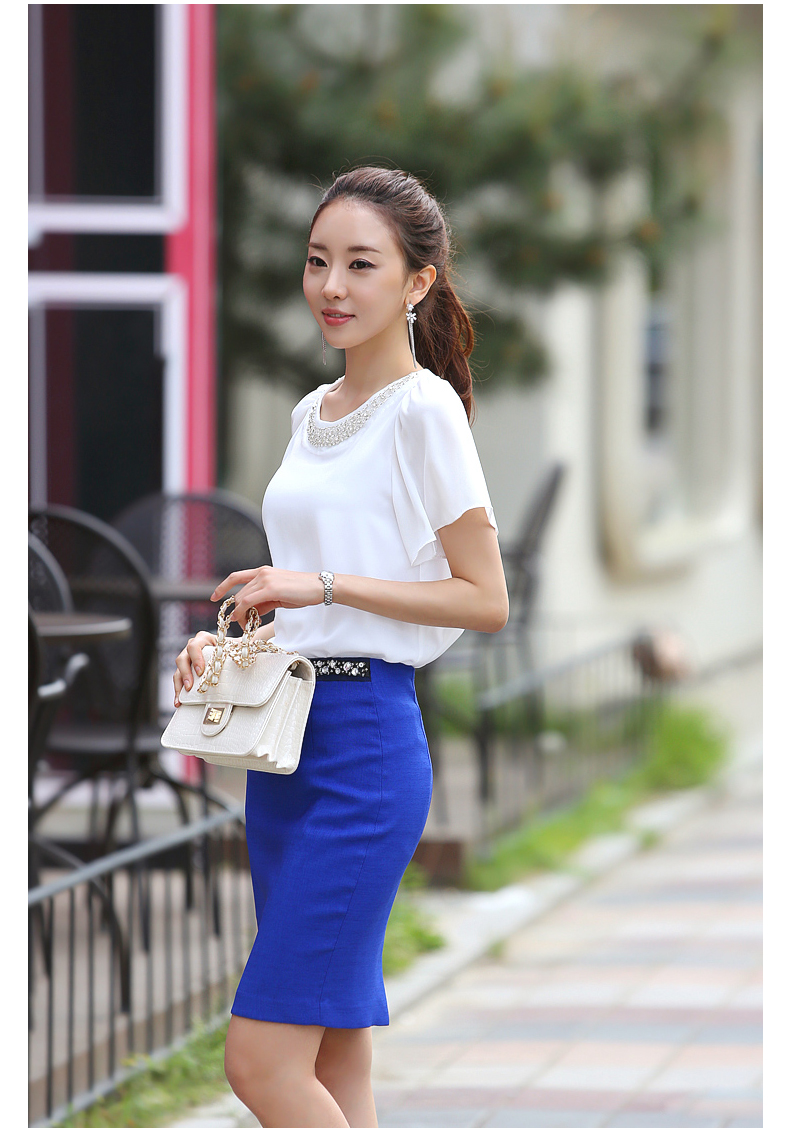 กระโปรงสั้นสีน้ำเงิน ทรงเอเข้ารูป เอวแต่งคริสตรัลสวยๆ