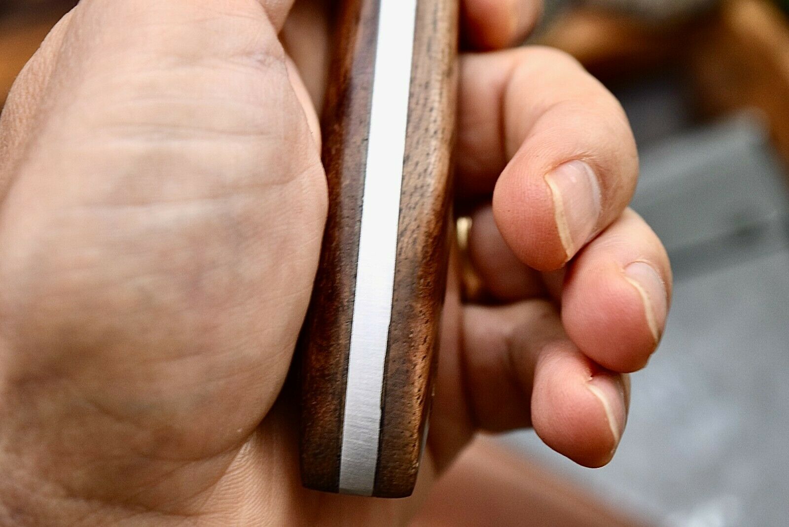 มีดเหล็ก D2 CFK IPAK Handmade D2 Custom Walnut Hunting Fish & Fowl Skinning Camp Blade Knife