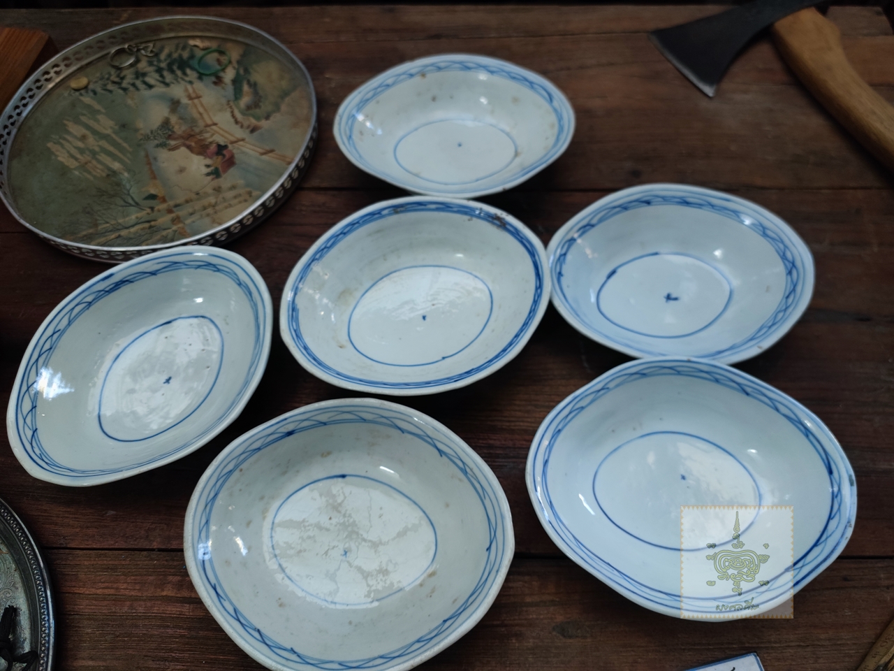 ชามกระเบื้องเคลือบโบราณ 6 ใบ
