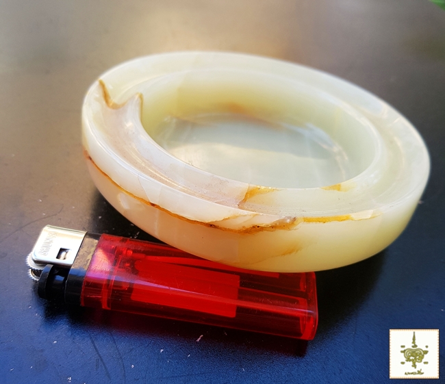 ที่เขี่ยบุหรี่ หินหยก