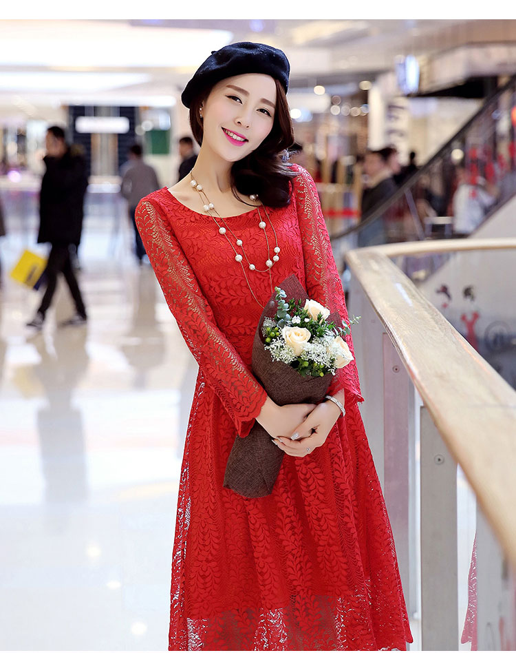 ชุดเดรสยาวลูกไม้สีแดง แขนยาว ลุคเรียบ สวยหรู ดูดี