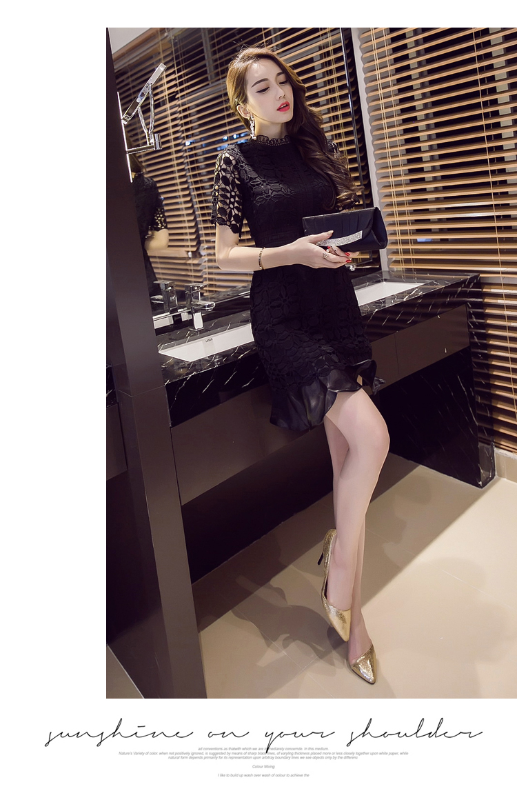 ชุดเดรสสั้นสีดำ ผ้าลูกไม้ ทรงเข้ารูป แขนสั้น